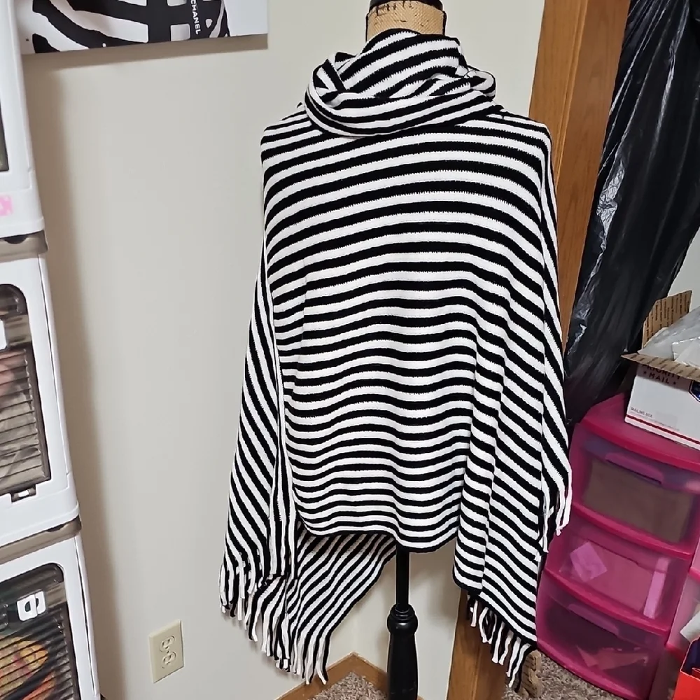 Striped Black and White Poncho - Picture 3 of 4